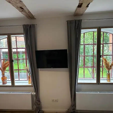 Maurine Im Alten Speicher