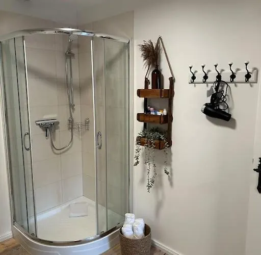 Maurine Im Alten Speicher