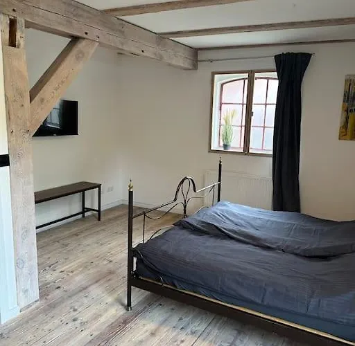 Maurine Im Alten Speicher